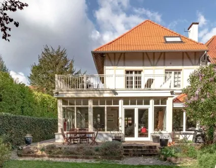Acquisition of an exceptional property in the Vert Chasseur district in Uccle, on the fringe of the Bois de la Cambre.