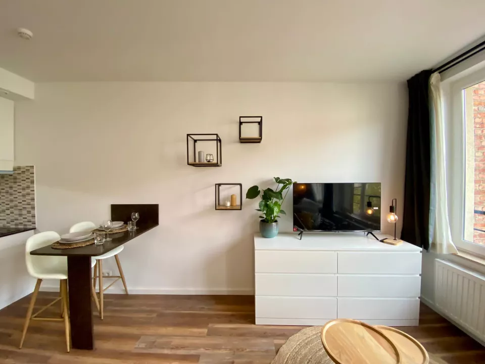 Investing in real estate can sometimes be complex, but BuyerSide makes it easy.